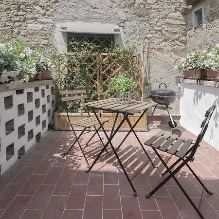 Limoni Con Terrazza * Chianni